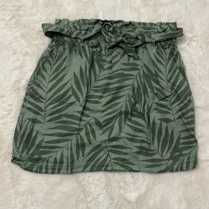 Nicole Miller silky palm leaf  skirt